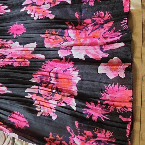 Dex Size M pleated sleeveless dress - Picture 4 of 4